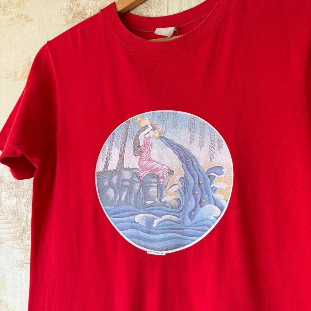 Vintage 70s 1977 Aquarius Torrance Man red retro boho festival zodiac tee
